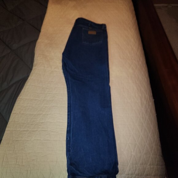 Mens Wrangler Jeans - Big and Tall (46x32) - Picture 3 of 5